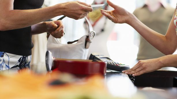 Inflazione boom: aumenti fino a 2.305 euro per coppie con 3 figli