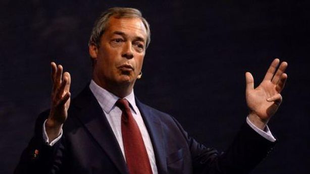 Europa, M5S sceglie destra nazionalista di Farage