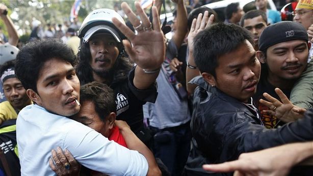Thailandia: militari minacciano colpo di Stato