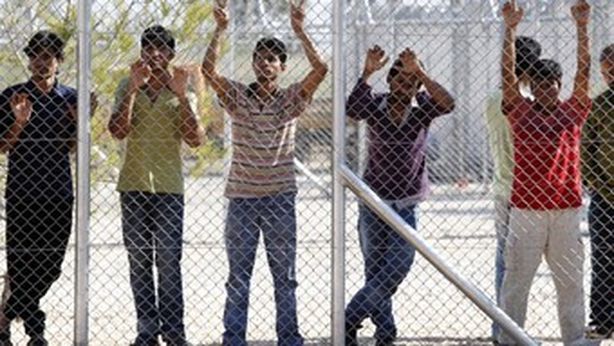 Ue: centri di accoglienza migranti non all’altezza in Italia e Grecia