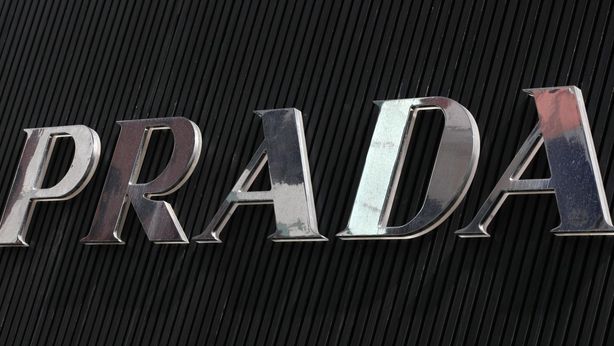 Prada: crescita del 22% nel primo trimestre 2023, ricavi netti a 1.065 milioni di euro