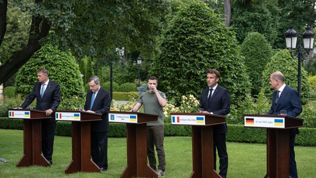 Crisi Ucraina, nessuno spiraglio per la pace. Come è andato l’incontro tra i leader europei e Zelensky
