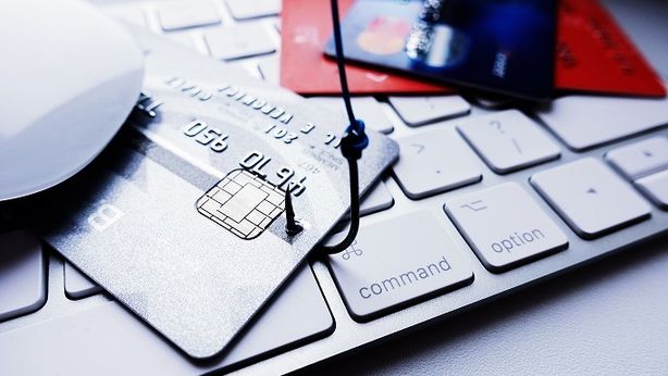 Truffe online: occhio alla mail sul pacco in consegna
