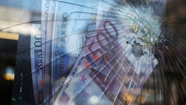 Colpito dai rischi politici, euro è pronto alla riscossa. Grazie a Draghi