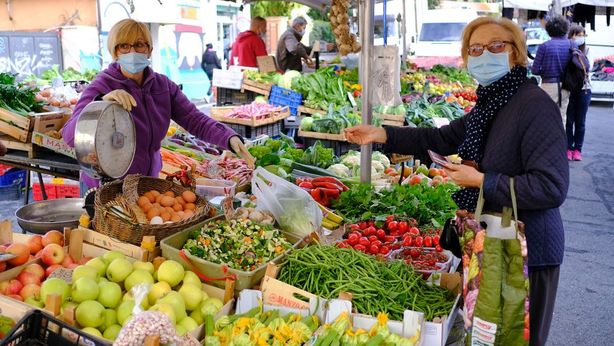 Famiglie: diminuisce il reddito e cresce la propensione al risparmio