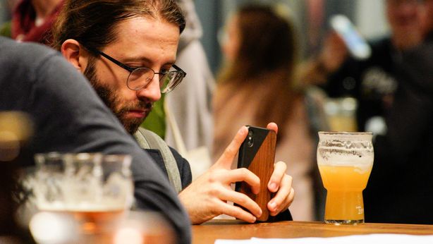 Pagamenti digitali: millennial italiani indietro, oltre il 34% usa il contante per più di una transazione al giorno