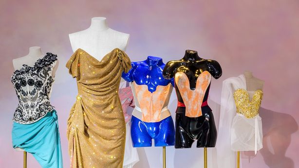Vivienne Westwood Corsets: l’installazione itinerante arriva a Firenze presso lo store di LuisaViaRoma
