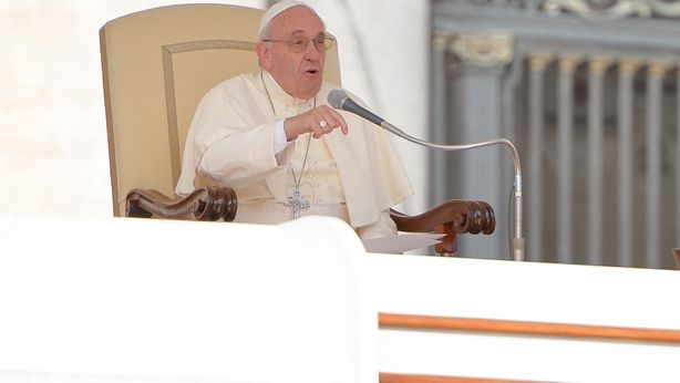 Papa Francesco: conventi diventati alberghi paghino tasse