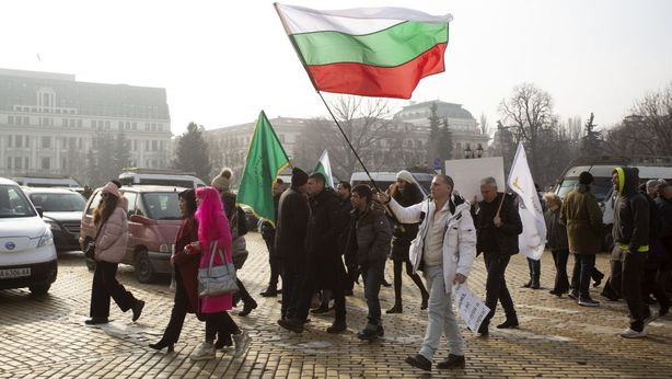 Bulgaria nell’Eurozona da gennaio 2026, ma la metà dei cittadini dice no