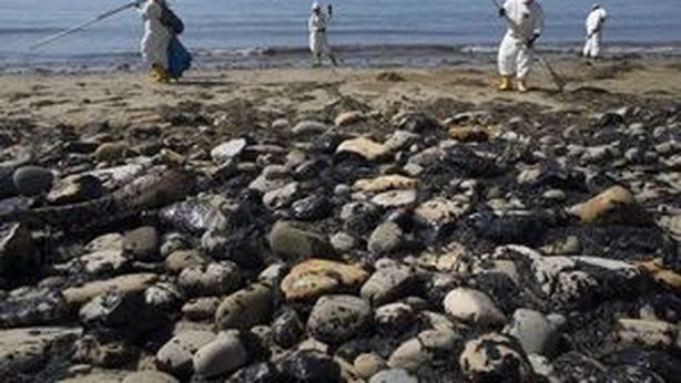 Marea nera in California: è stato di emergenza