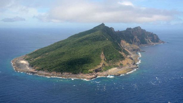 Cina sfida Giappone: aereo militare sorvola Tokyo