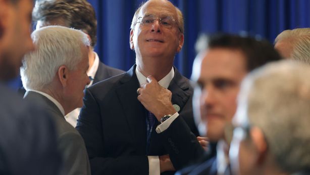 Governo a caccia di investitori americani, la Meloni chiama Fink di BlackRock