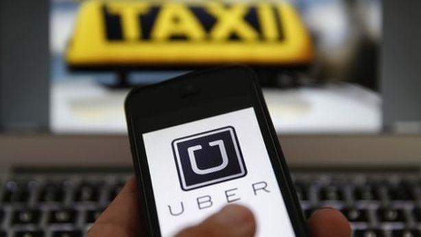 Tutti contro Uber, anche la Spagna mette al bando l’app