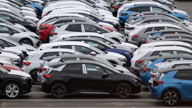 Volkswagen, vicino accordo per tenere fabbriche aperte in Germania