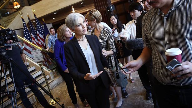 Elezioni Usa da rifare? “Irregolarità in tre stati”, Clinton ci spera