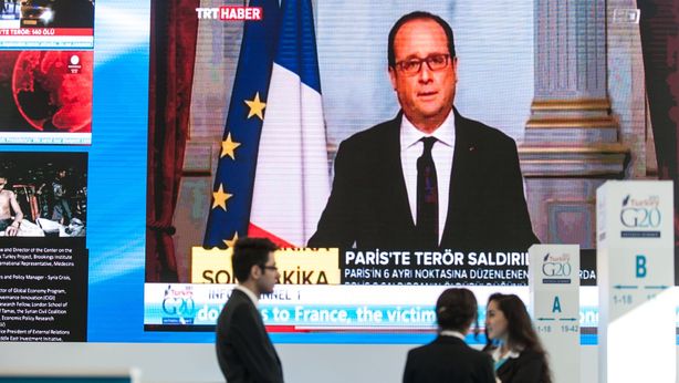 Francia: raid aerei hanno distrutto centri di addestramento Isis