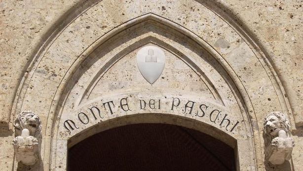 Borsa Milano shock -4,8%. Mps -22%. E intanto italiani scaricano i bond delle banche