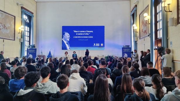 “Non è come si lavora, è come si vive”: Fondazione Ennio Doris lancia un progetto educativo nelle scuole
