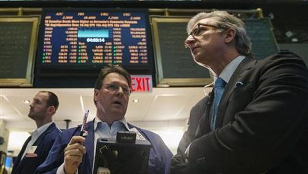 Borsa Milano chiude in calo, dietrofront dell’euro