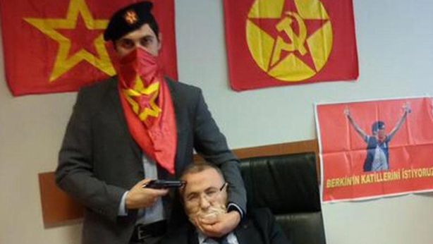 Turchia, blitz gruppo marxista in tribunale: tiene giudice in ostaggio