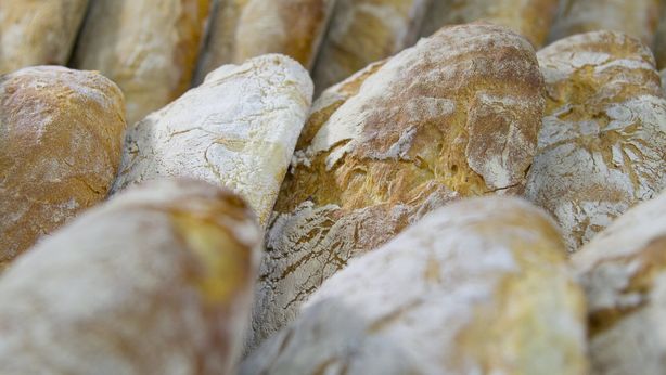Prezzi pane alle stelle: sfiorata punta massima di 10 euro al kg. Coldiretti: “speculazione”