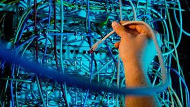 Telecom: tenersi rete costerebbe almeno 15 miliardi