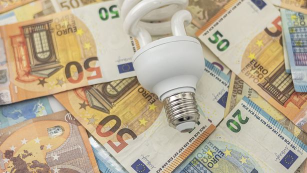 Disco verde al decreto taglia-bollette. Ecco cosa prevede