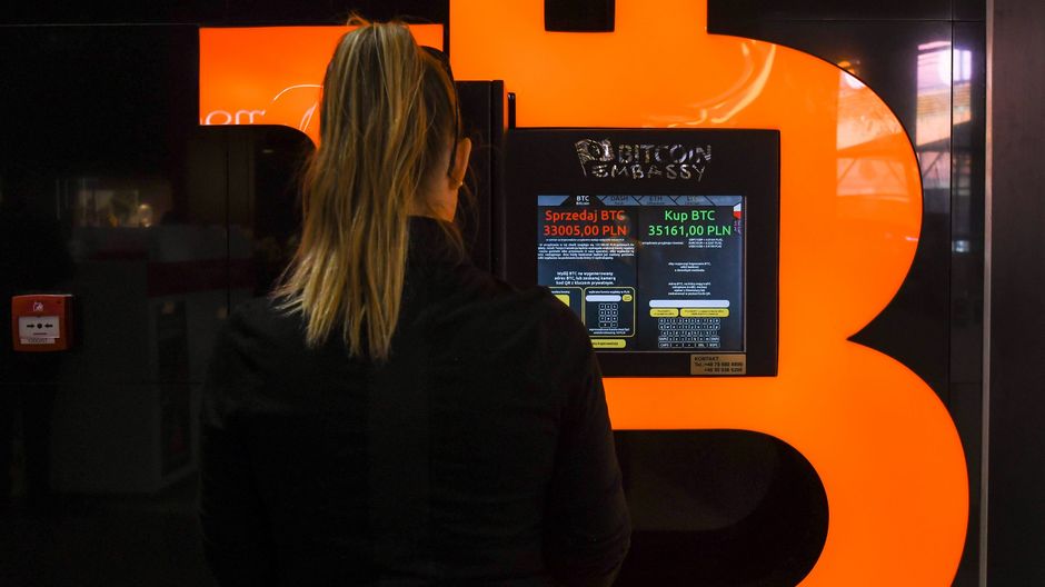 Bitcoin sfonda il muro dei $ 100 mila, cosa c’è dietro l’ultima fiammata