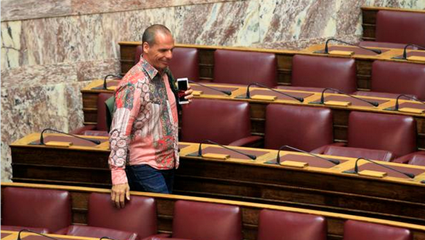 Tsipras: “Varoufakis non è un furfante”. Braccio di ferro Fmi-Ue