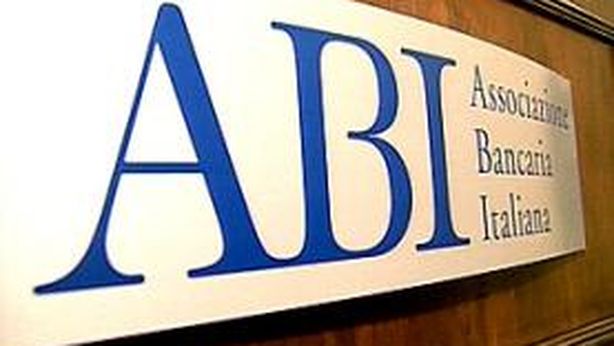 Abi, la lobby che piange miseria e scarica i dipendenti