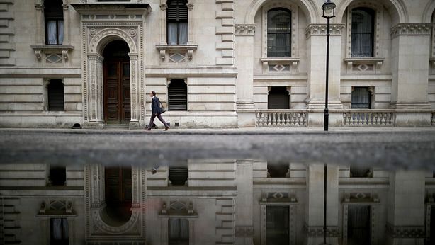 Diritto di voto ora fa paura. Renzi valuta rinvio referendum