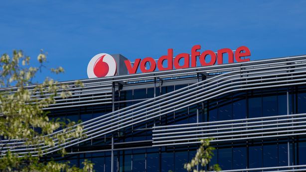 Vodafone taglia 11 mila posti di lavoro a livello globale. Cosa sta succedendo