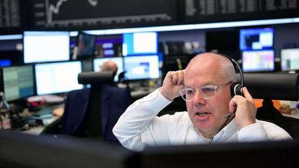 Borse: trimestrali positive aiutano a schivare tensioni commerciali