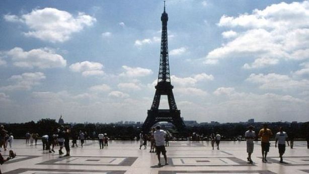 File mostruose: sciopero alla Tour Eiffel