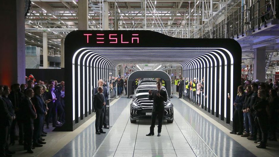 Tesla non lancia nuovi modelli e il brand perde valore