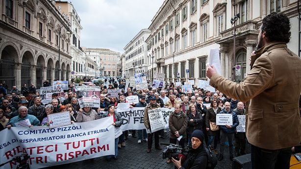 Le banche italiane salvate grazie ai soldi pubblici, una storia