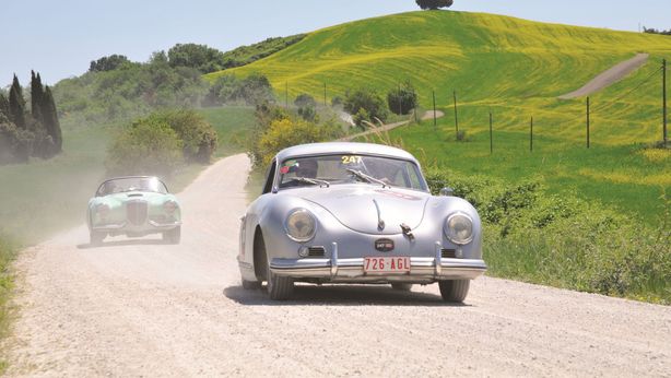 Viaggi: dolci colline a bordo di una classic car