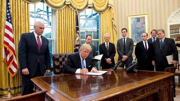 Guerra commerciale, Trump promuove falco del protezionismo Navarro