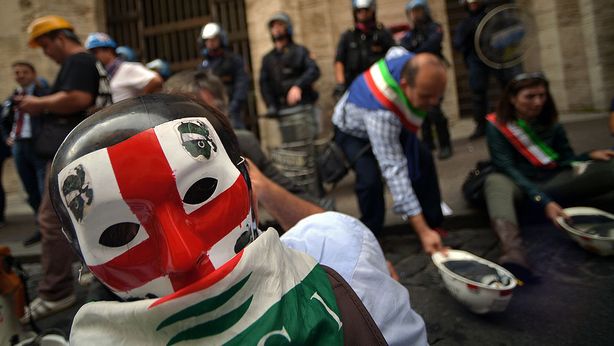 Sardegna, Alcoa: 800 lavoratori a casa, “finita farsa Renzi”