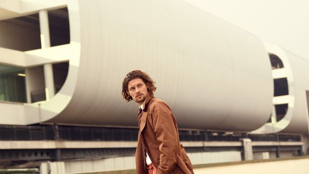 Moda uomo: trench code