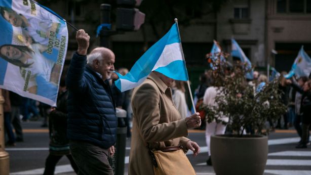 L’Argentina evita per un soffio il decimo default, cosa è successo