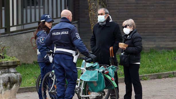 Coronavirus: cambia ancora il modulo di autocertificazione, sanzioni più dure per chi trasgredisce