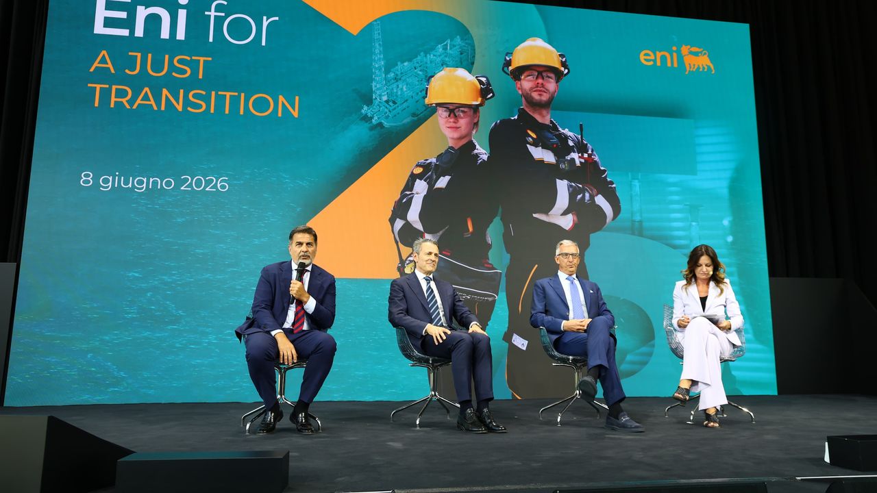 Sostenibilità, Eni rafforza il confronto con gli stakeholder: i numeri del report “A Just Transition” presentati al Gazometro