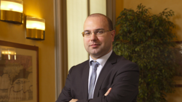 Btp esposti alle incertezze politiche e di bilancio