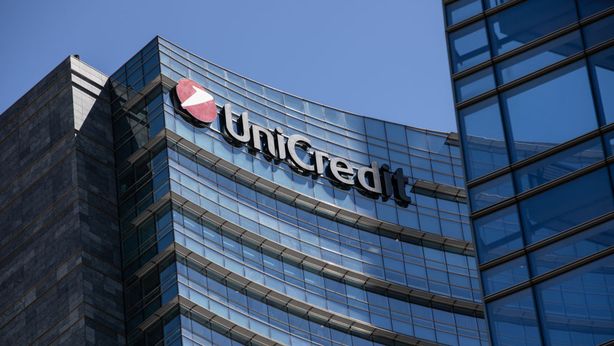 Unicredit pensa a piano industriale senza Mps. Orcel: “non farà parte della nostra strategia”