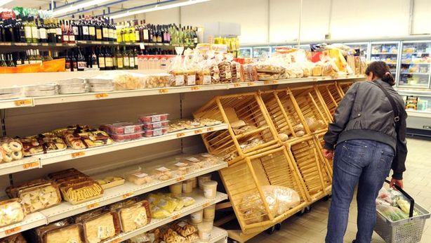 Italia: banche in sofferenza, crolla potere acquisto famiglie