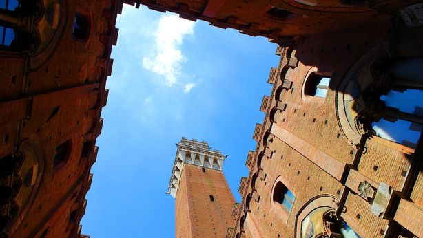 Mps: “ruolo importante per terzo polo bancario”