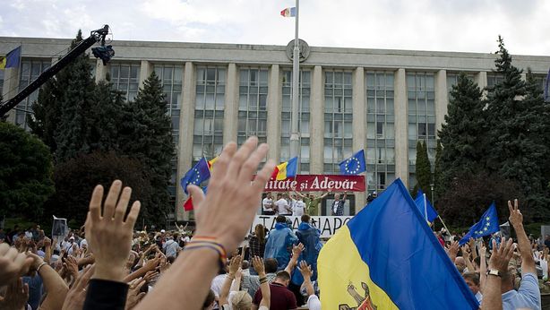 Moldavia, il paese ‘rapinato’ dalle banche al voto tra Ue e Russia