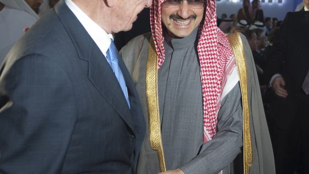 Al Waleed torna in libertà, ma a caro prezzo: ha ceduto $6 miliardi di proprietà allo stato