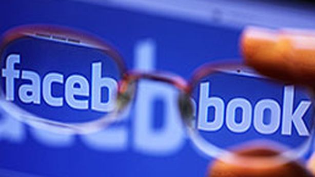 Da Facebook a Twitter, le banche sui social network